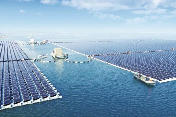 The World’s Largest Floatıng Solar Power Plant Just Went Onlıne In Chına